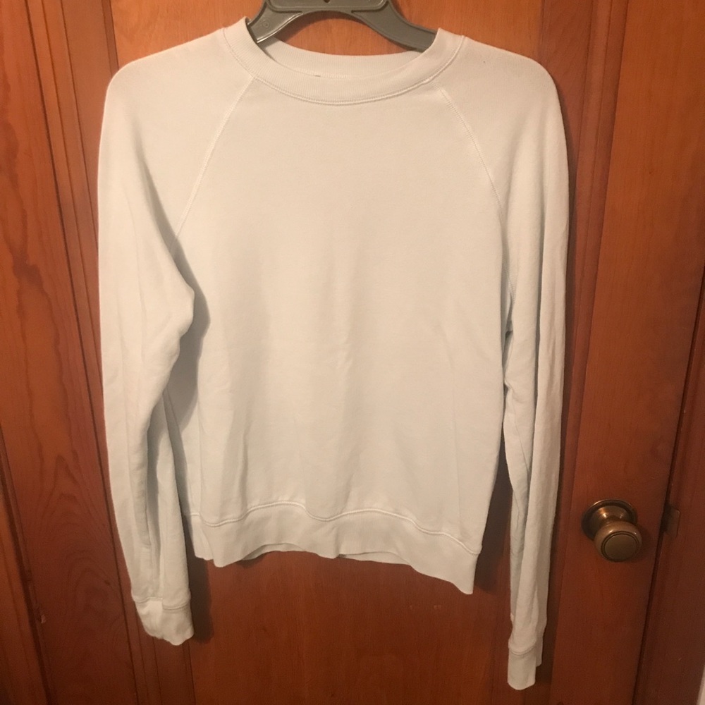 Light crewneck
